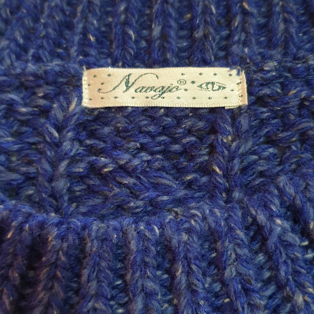 Sweater - Picture 2 of 2